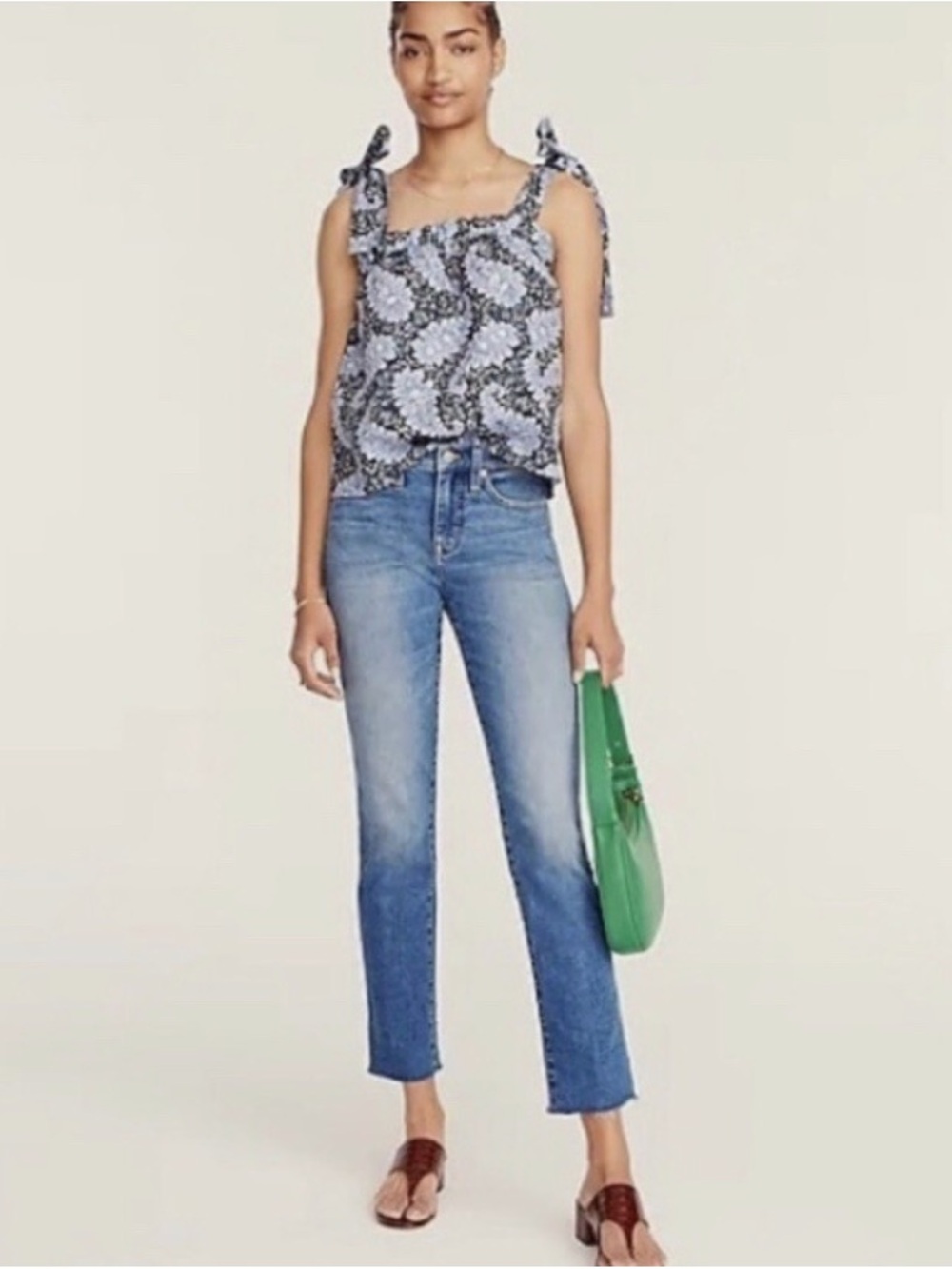 J. Crew Mid-Rise Cropped Kickout Jean in 2003 Super Stretch. Raw Hem. Size 27p